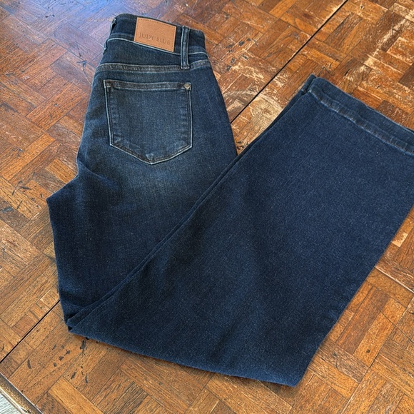 Classic Blue Women's Jeans - Picture 2 of 4